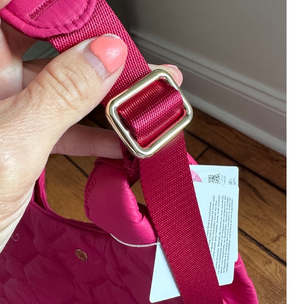 NWT Lululemon Quilty Pleasures Shoulder Bag 14L Berry Rumble Gold Quilted Hobo - Picture 5 of 8